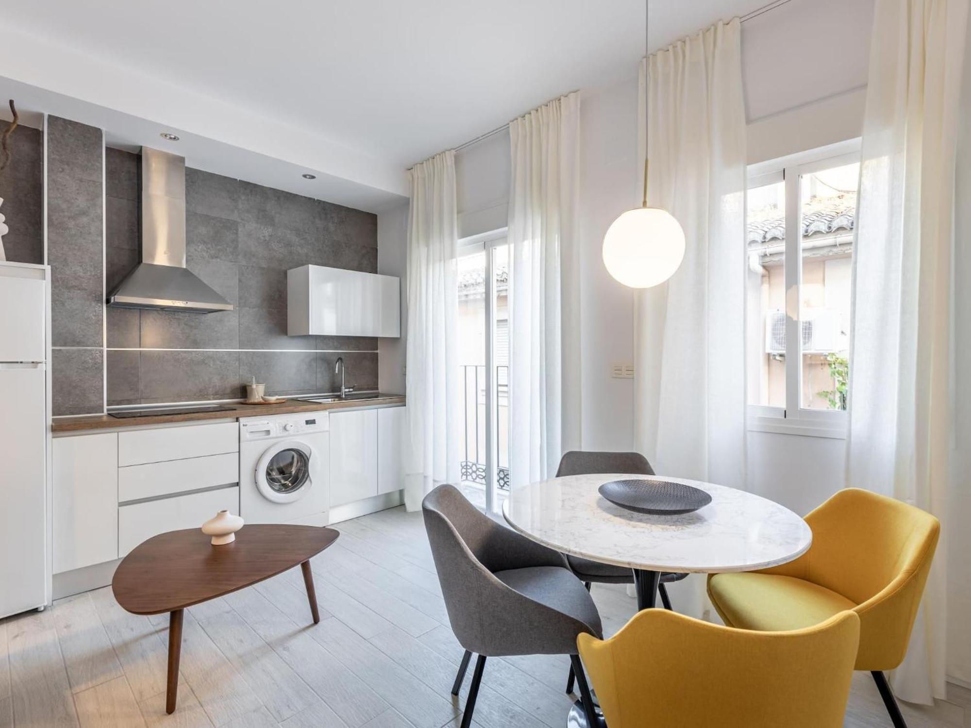Central Stylish And Elegant 1 & 2 Bedroom Apartments III Granada Eksteriør billede